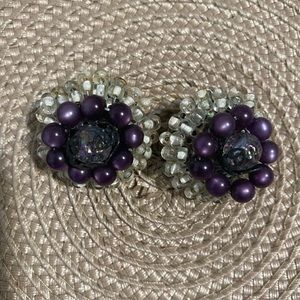 Vintage Hobe rhinestones clip on earrings.